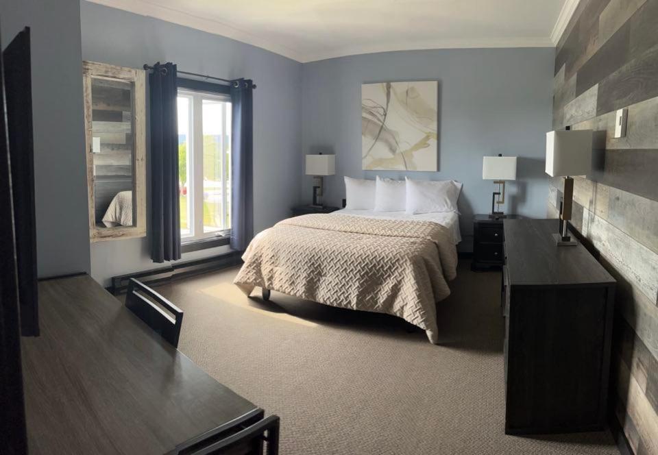 Acadian Hotel Stephenville Bagian luar foto