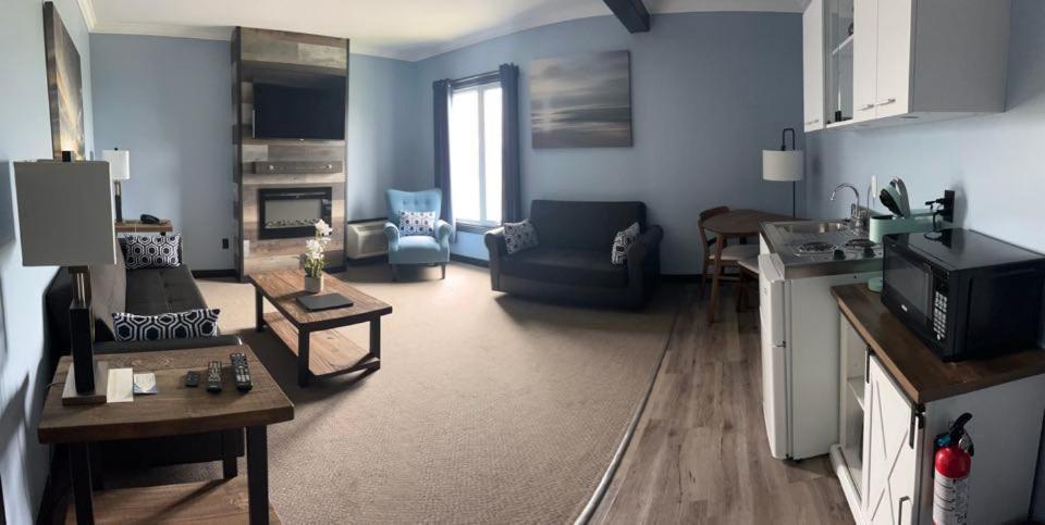 Acadian Hotel Stephenville Bagian luar foto